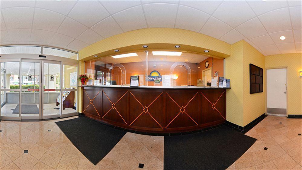 Days Inn By Wyndham Silver Spring Exterior photo